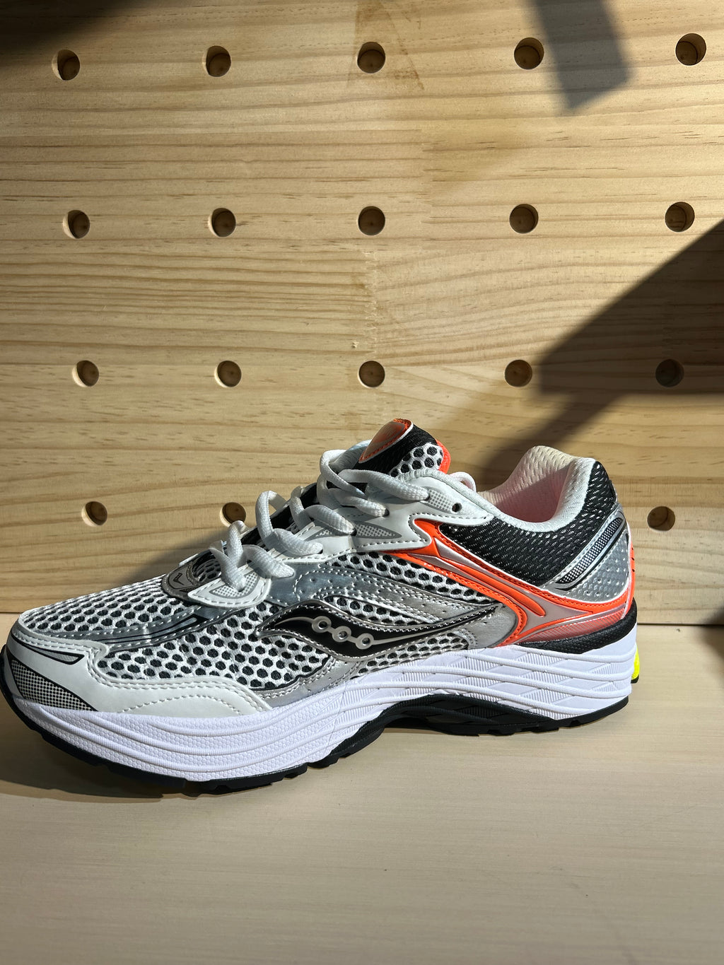 Saucony · Gris & orange