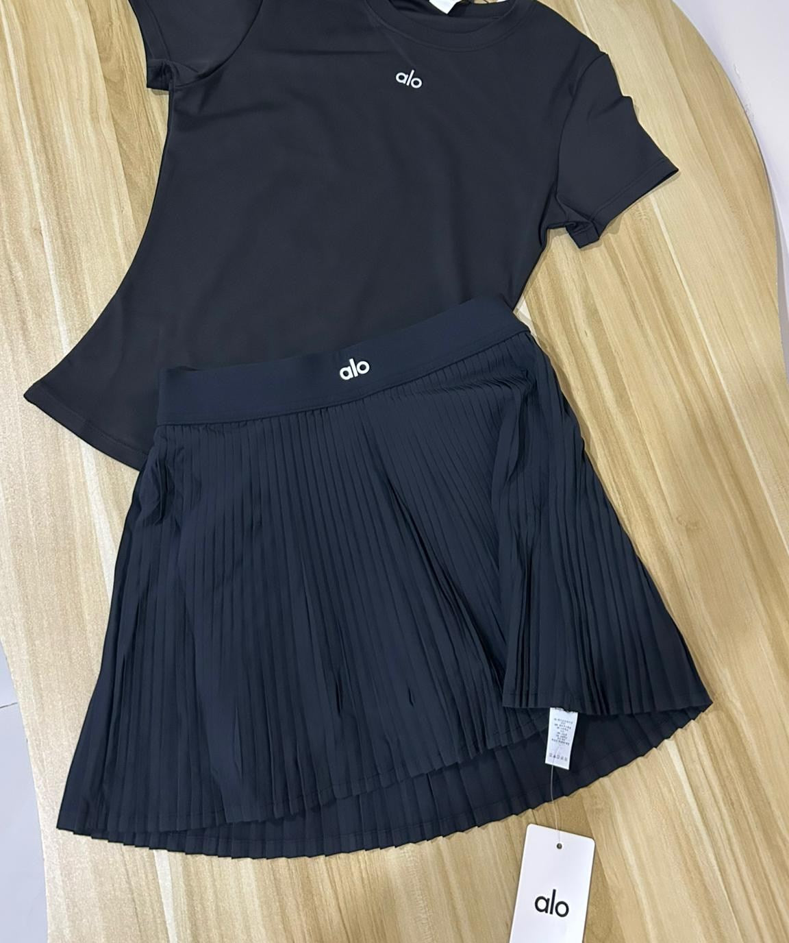 Ensemble t-shirt + jupe · Noir