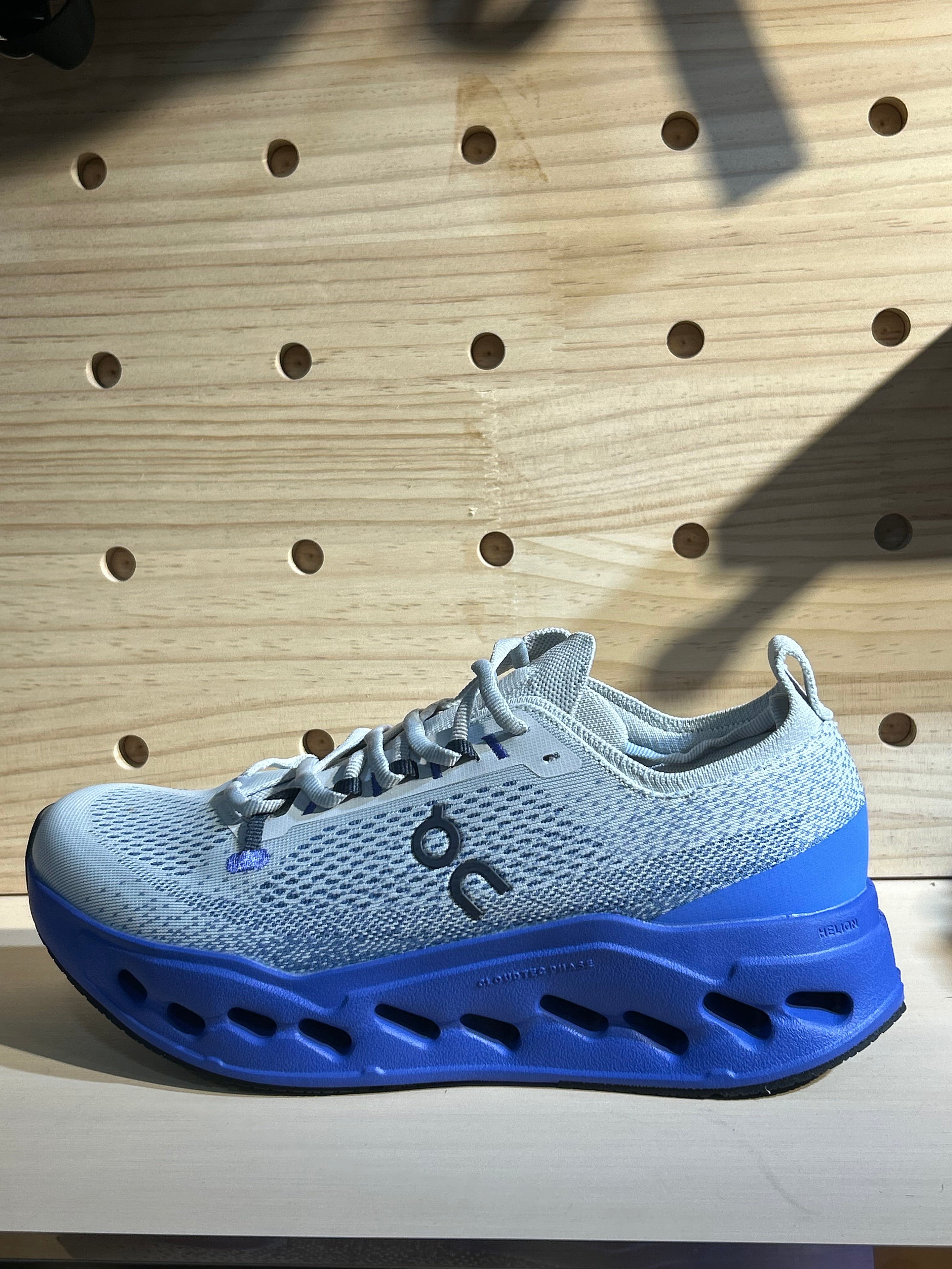 On Running Cloudnova gris / bleu – sneakers running lifestyle femme