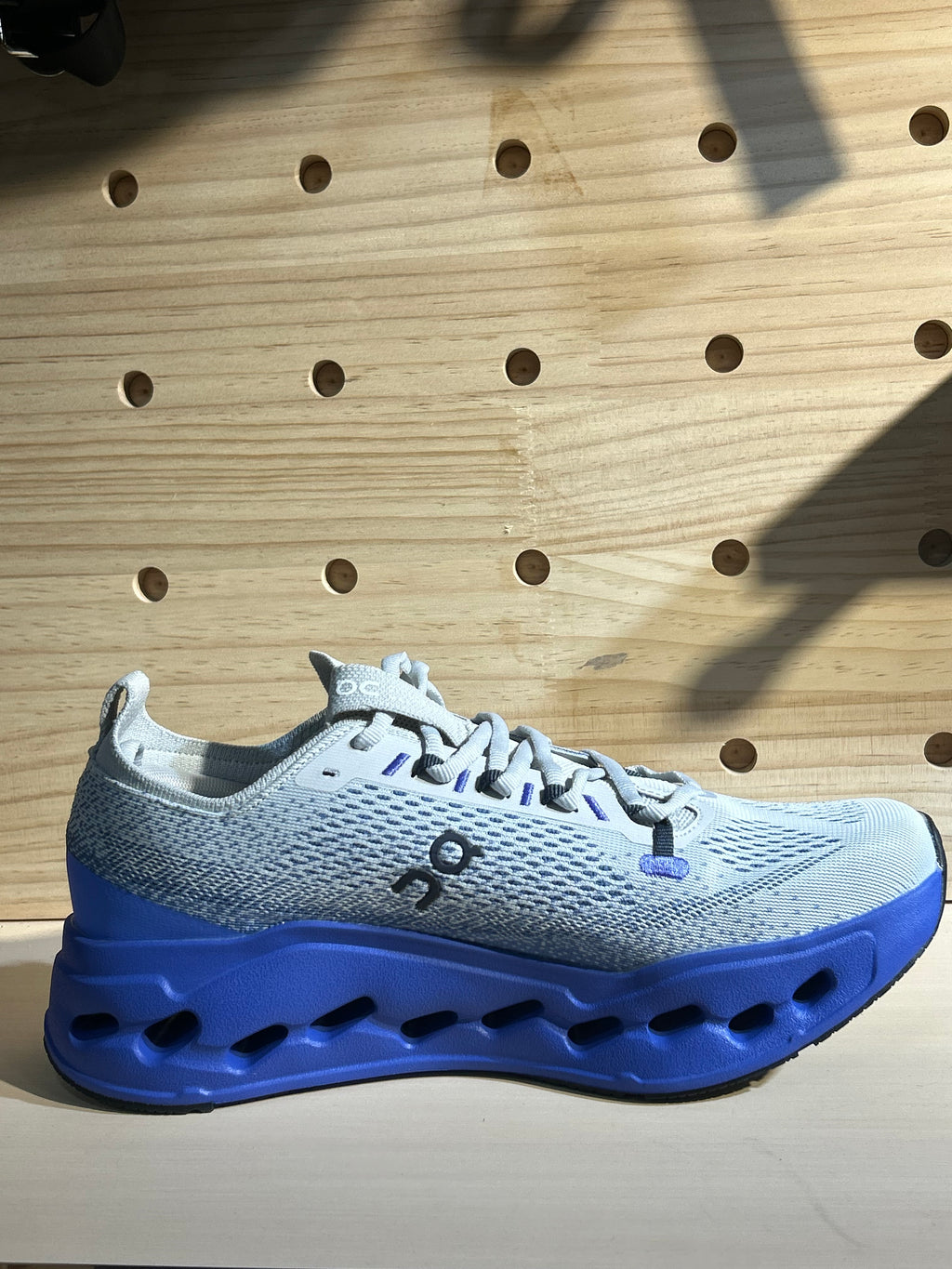 On Running Cloudnova gris / bleu – sneakers running lifestyle femme