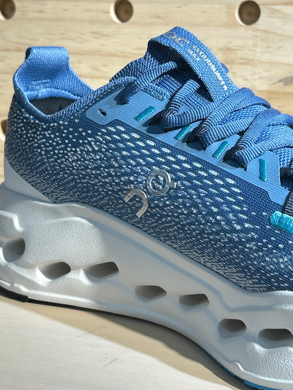 On Running Cloud bleu / blanc – sneakers running lifestyle femme