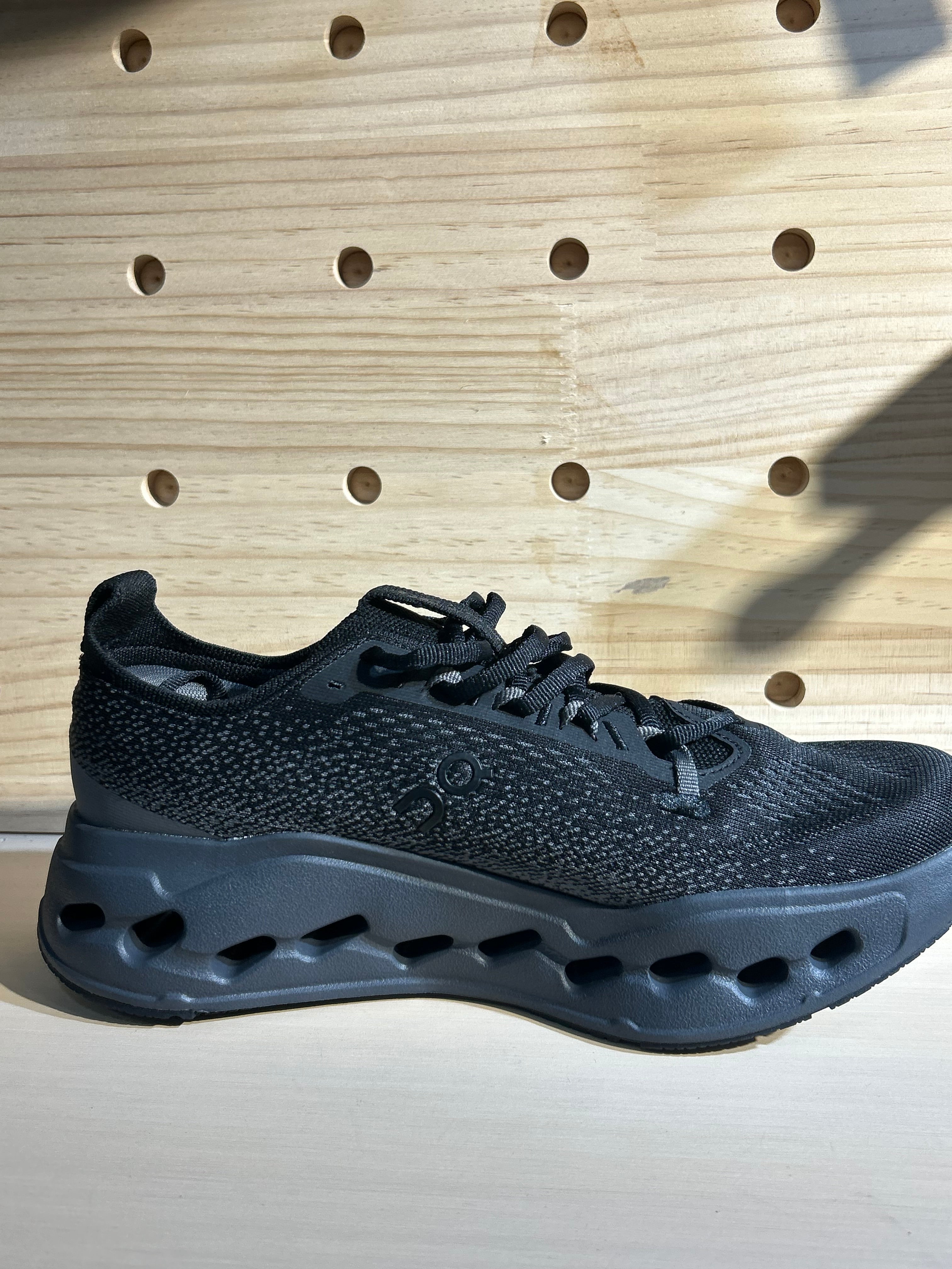 On Cloud · Noir
