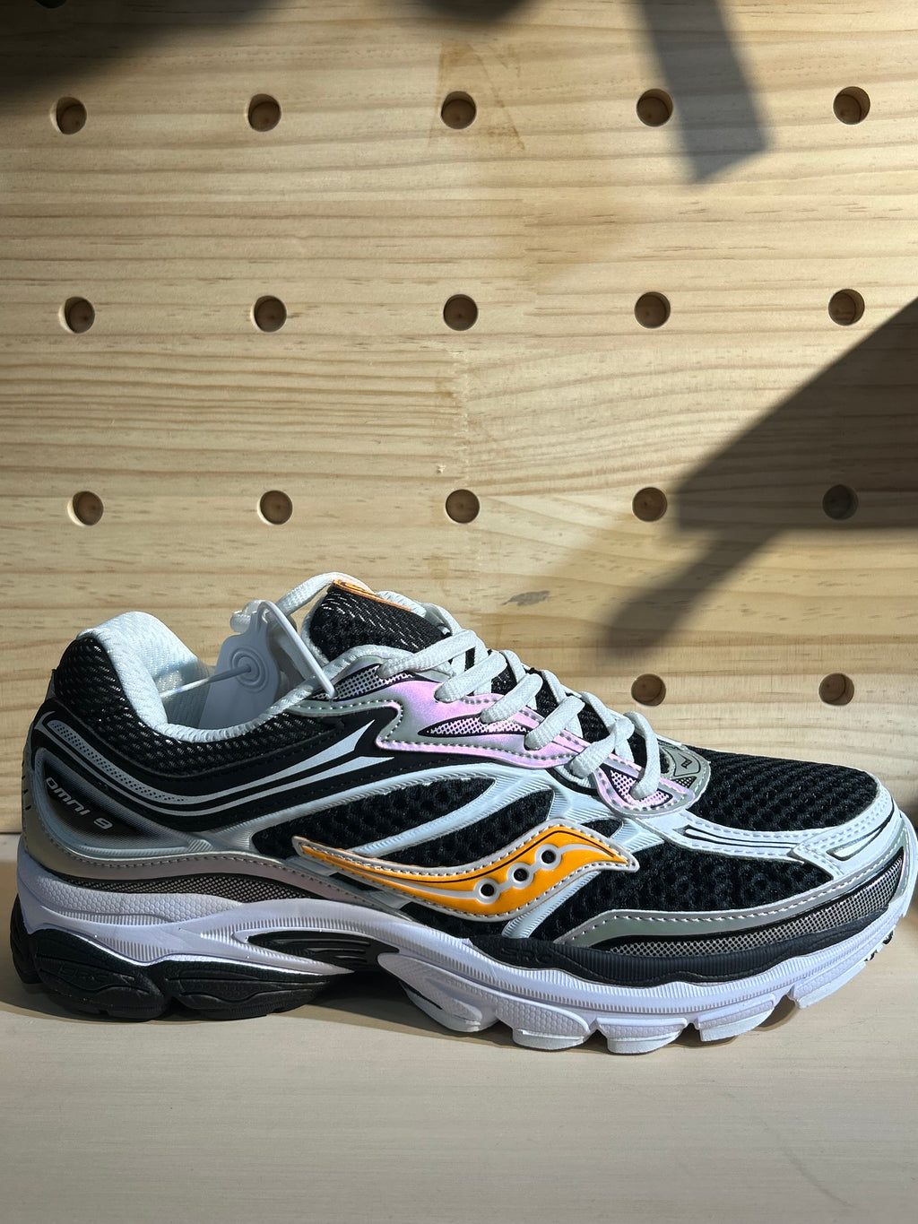 Saucony Omni 9 noir / gris / orange / rose – sneakers rétro running femme