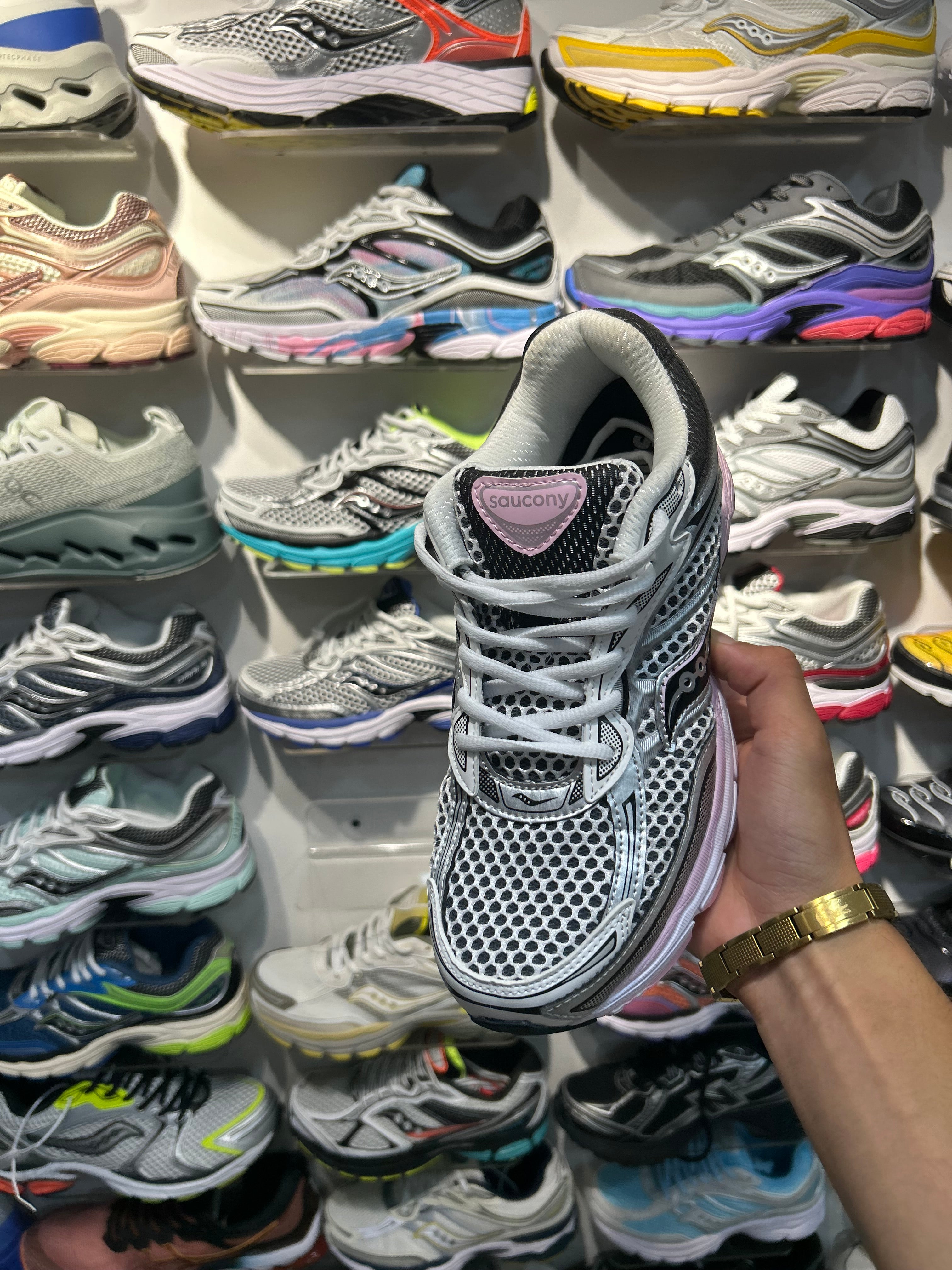 Saucony Omni 9 gris / rose – sneakers running rétro femme