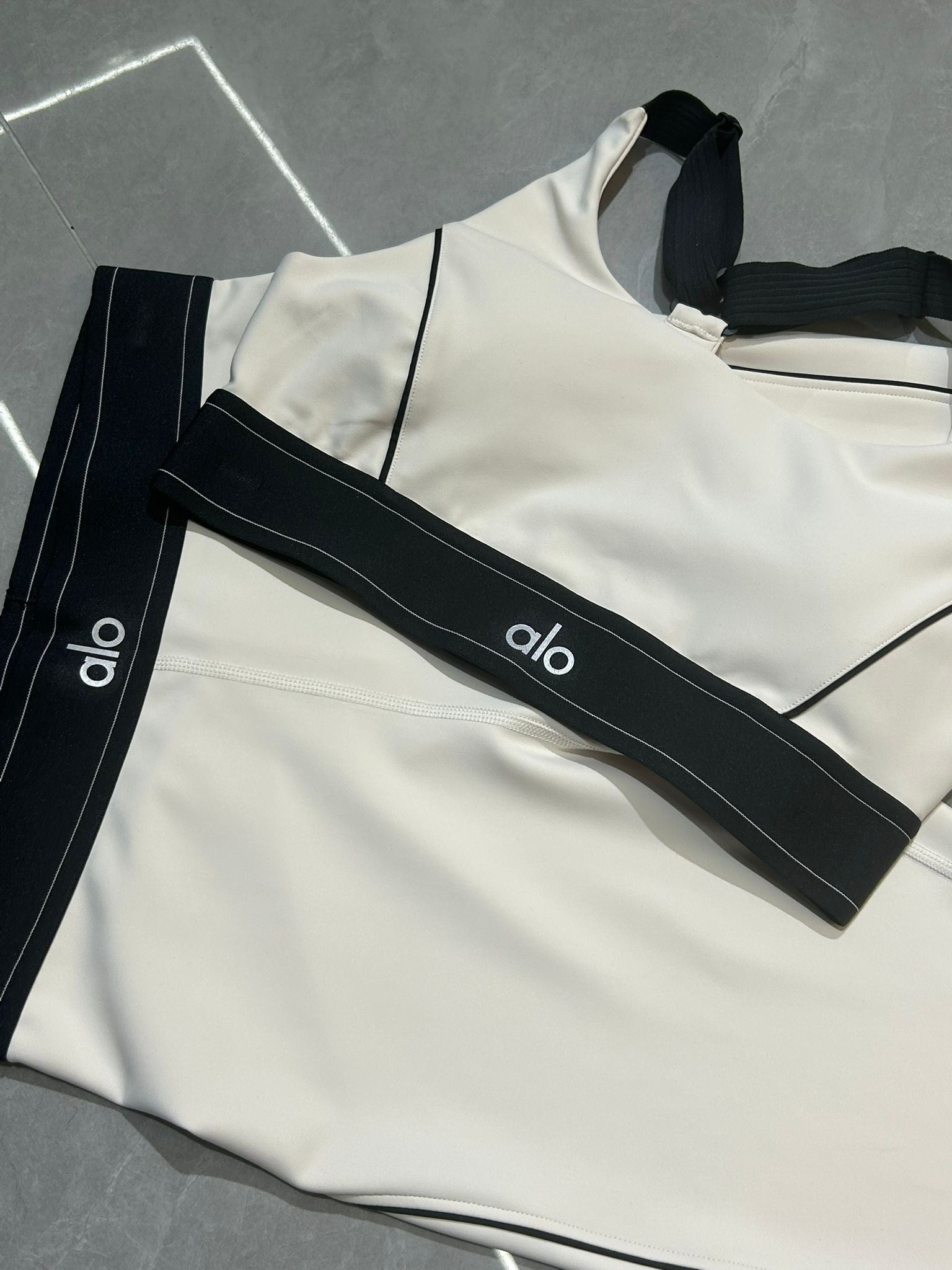 Ensemble brassière + legging · Blanc crème