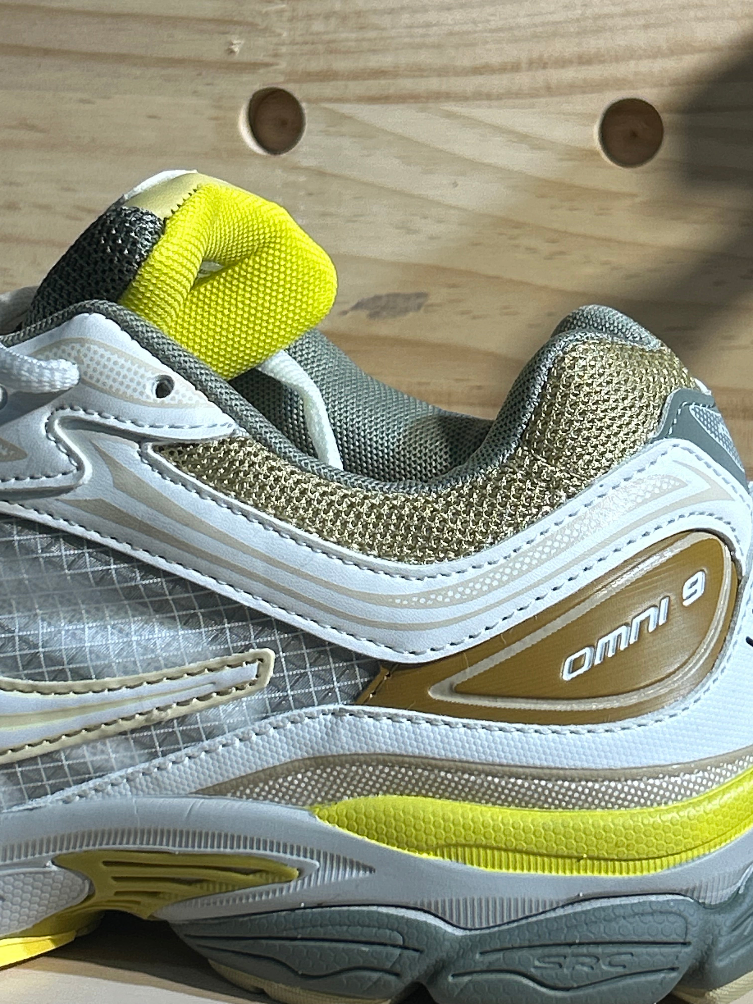 Saucony Omni 9 blanc / beige / jaune – sneakers rétro running femme