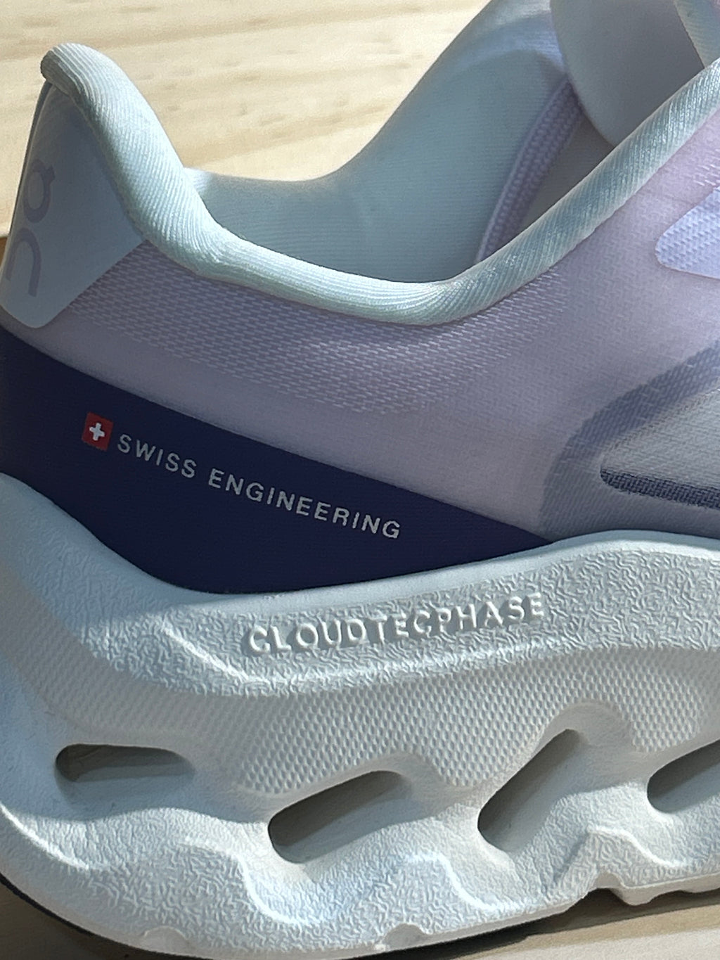 On Running Cloud rose & violet – sneakers running lifestyle femme