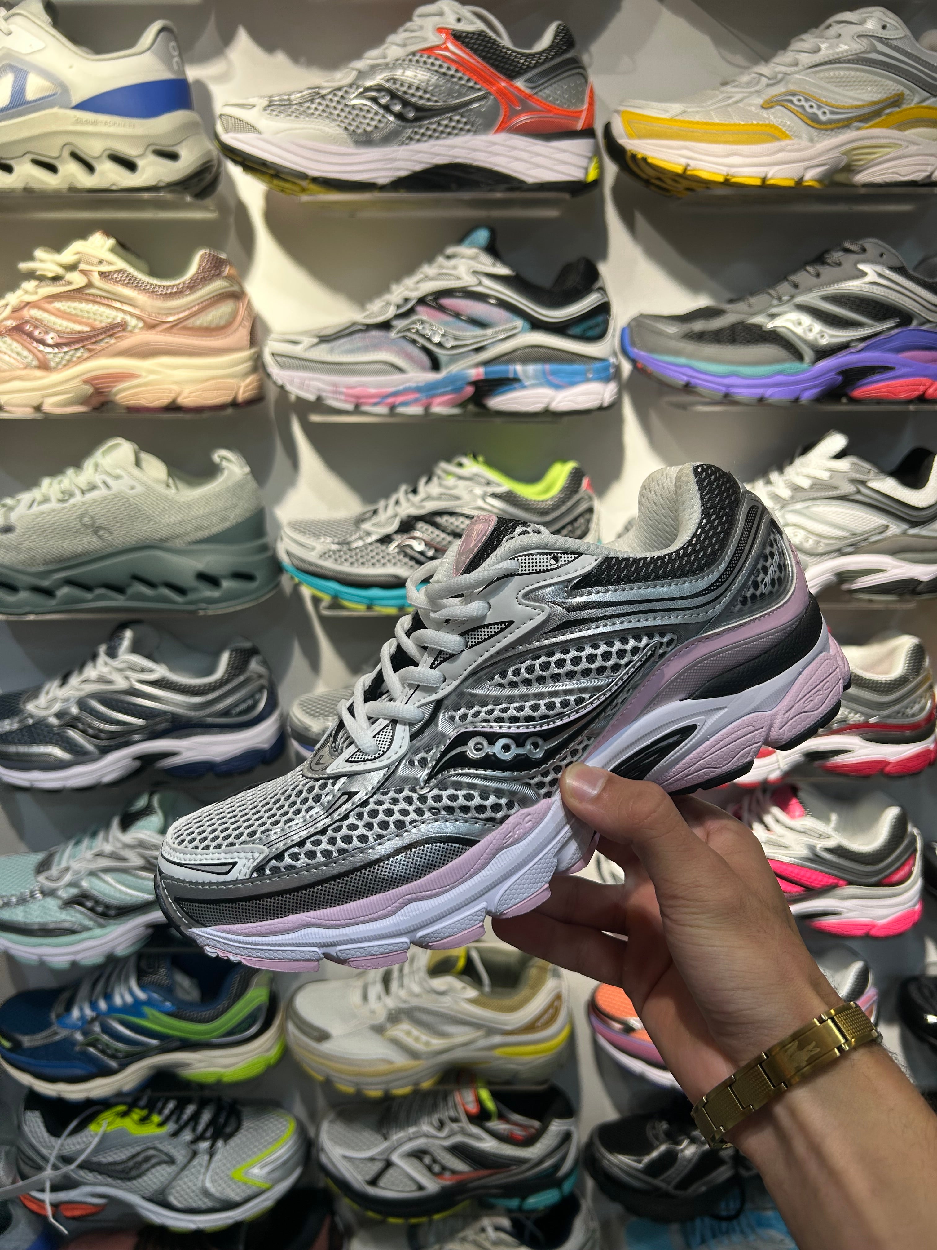 Saucony Omni 9 gris / rose – sneakers running rétro femme