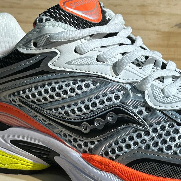 Saucony · Gris & orange