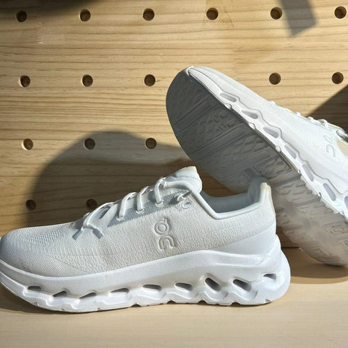 On Cloud · Blanc