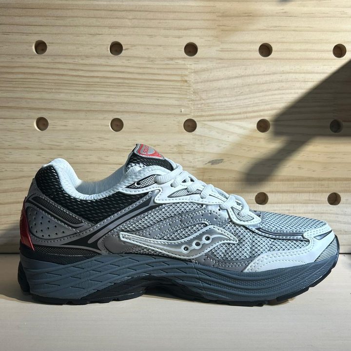 Saucony · Gris & bordeaux